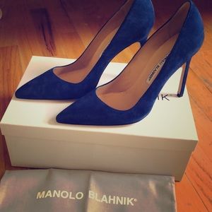 Beautiful blue suede Manolo Blahnik pumps